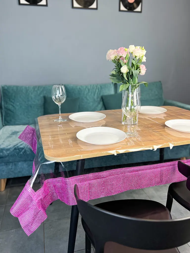 Скатертина силіконова з фіолетовою стразовою стрічкою 270х140 см - фото 6