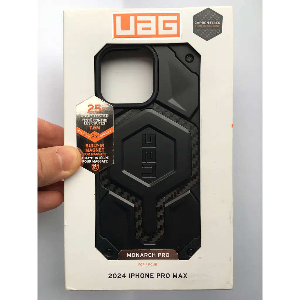 Оригінальний протиударний чохол UAG Monarch Pro MagSafe для Iphone 16 Pro Max (6.9") Carbon Fiber 114457114242 - фото 2