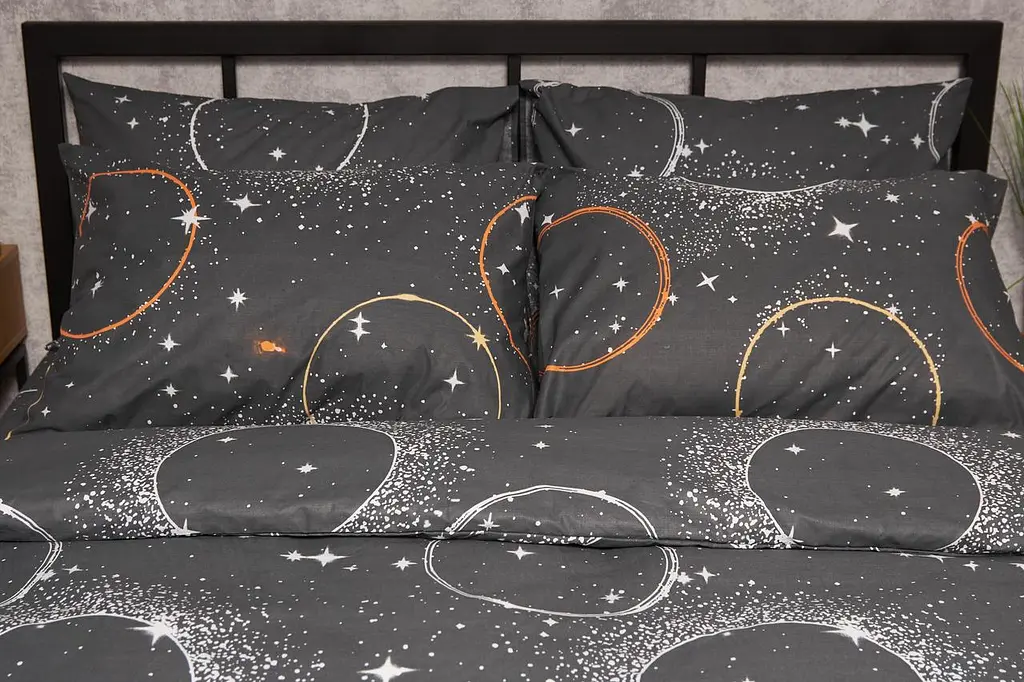 Комплект постельного белья Moon&Star Бязь Gold Люкс Cosmic Glow семейный 160х220х2 наволочки 2х40х60 - фото 3