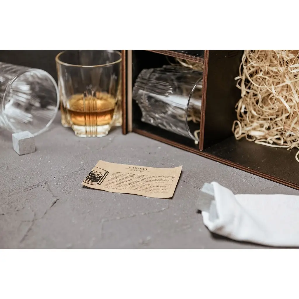 Подарунковий набір Whiskey Stones камені для віскі у дерев'яному пеналі №8 + 4 склянки Bormioli Rocco Selecta + щипці + мішечок - фото 4