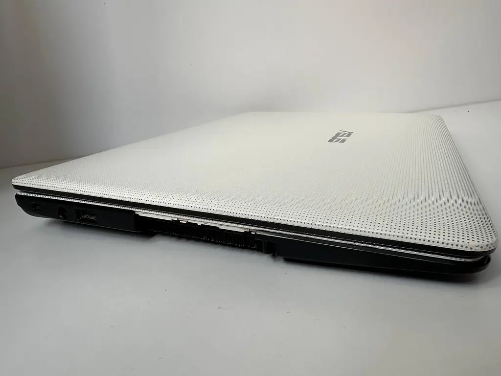 Ноутбук ASUS X401U (AMD C-60 / 2GB / HDD 500GB / Radeon Hd 6290 / 14") б/в - фото 11