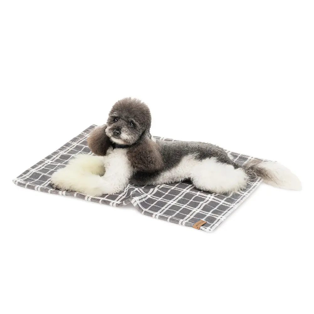 Плед Pet Fashion Bliss 1 для собак і котів плюш сірий картатий 70,5х55,5 см - фото 5