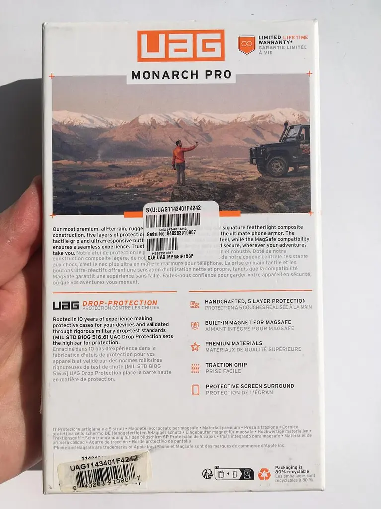 Чохол протиударний UAG Monarch Pro MagSafe для iPhone 15 (6.1") Carbon Fiber 1143401F4242 - фото 3