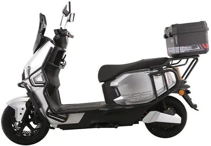 Электроскутер Двухместный Crosser V1 (2000W, 72V/23Ah) +Кофр-багажник Белый - фото 2