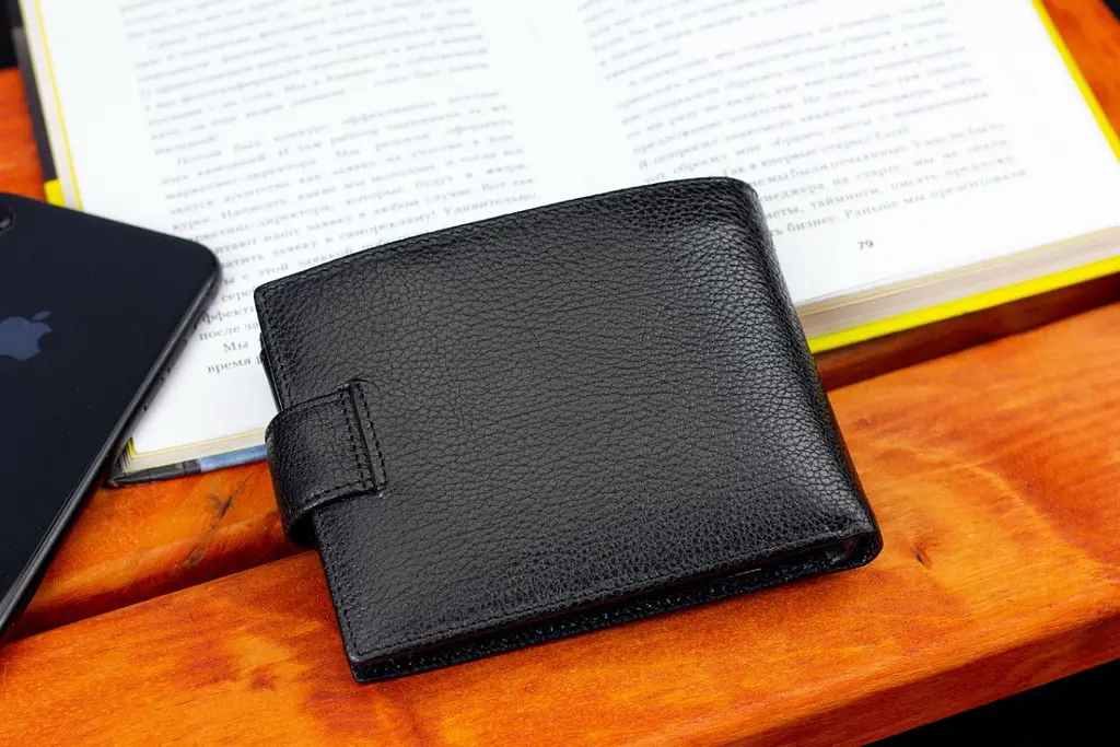 Чорне шкіряне портмоне з відділом для документів Marco Coverna MCBK10-805 10 см - фото 10