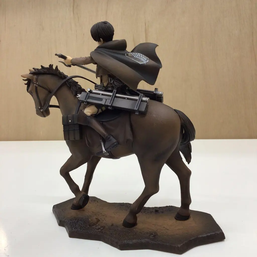 Фігурка Banpresto Капрал Леві верхом на коні Атака Титанів Attacco on Titano Levi 18 см АТ LE 22.241 - фото 3