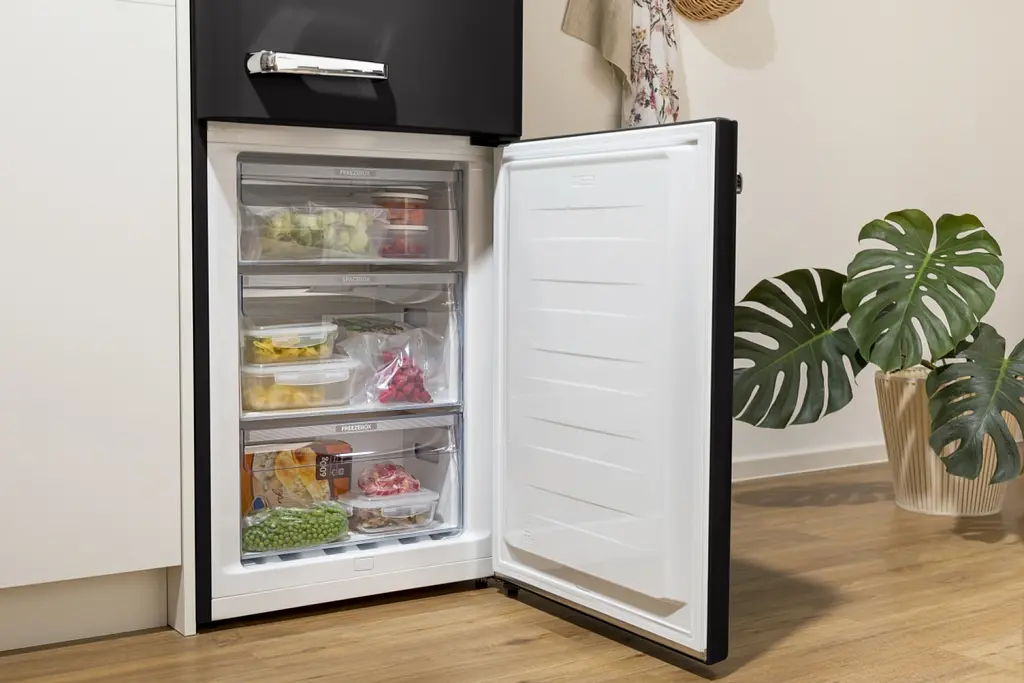 Холодильник Gorenje ONRK619DBK - фото 17
