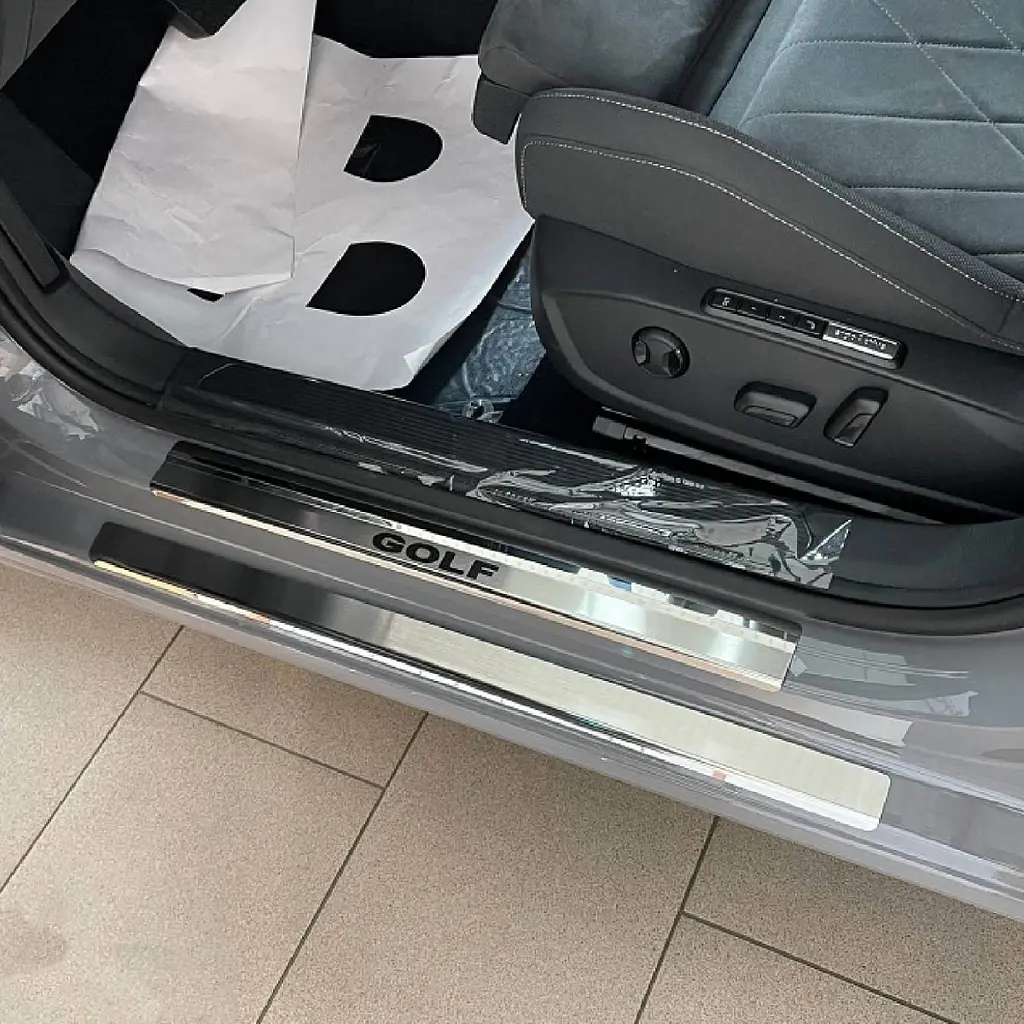 Накладки на пороги для Volkswagen Golf VIII 2021- Нержавіюча сталь із загином та Логотипом 8 шт (Premium P-VW52) - фото 2