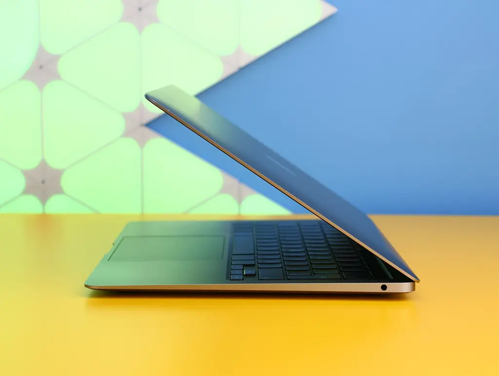 Ноутбук Apple MacBook Air 13` 8/256GB Space Gray 2020 (MGN63) Б/В - фото 2
