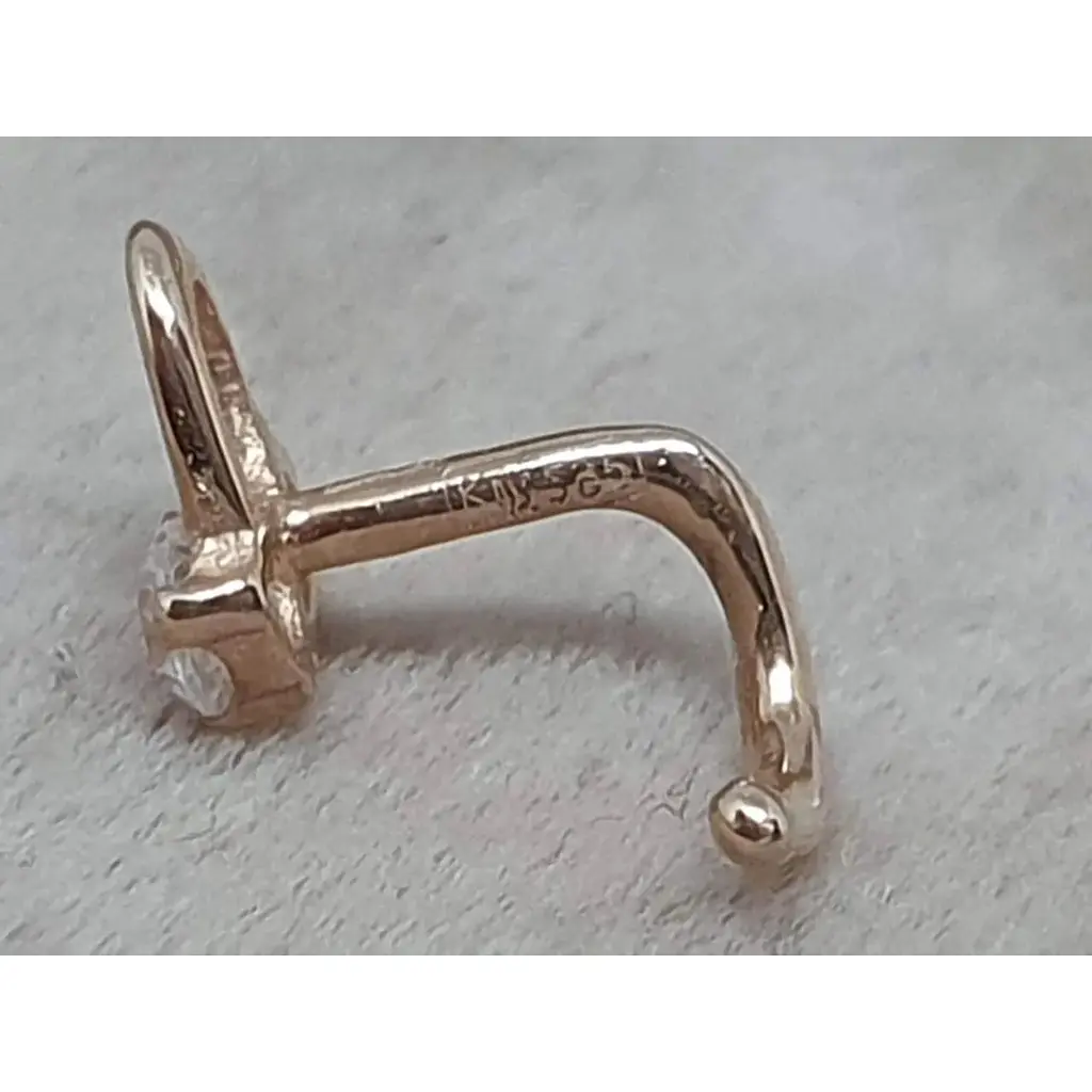 Золотая серьга-пирсинг Favoritum в нос с фианитом. 311140 - фото 4