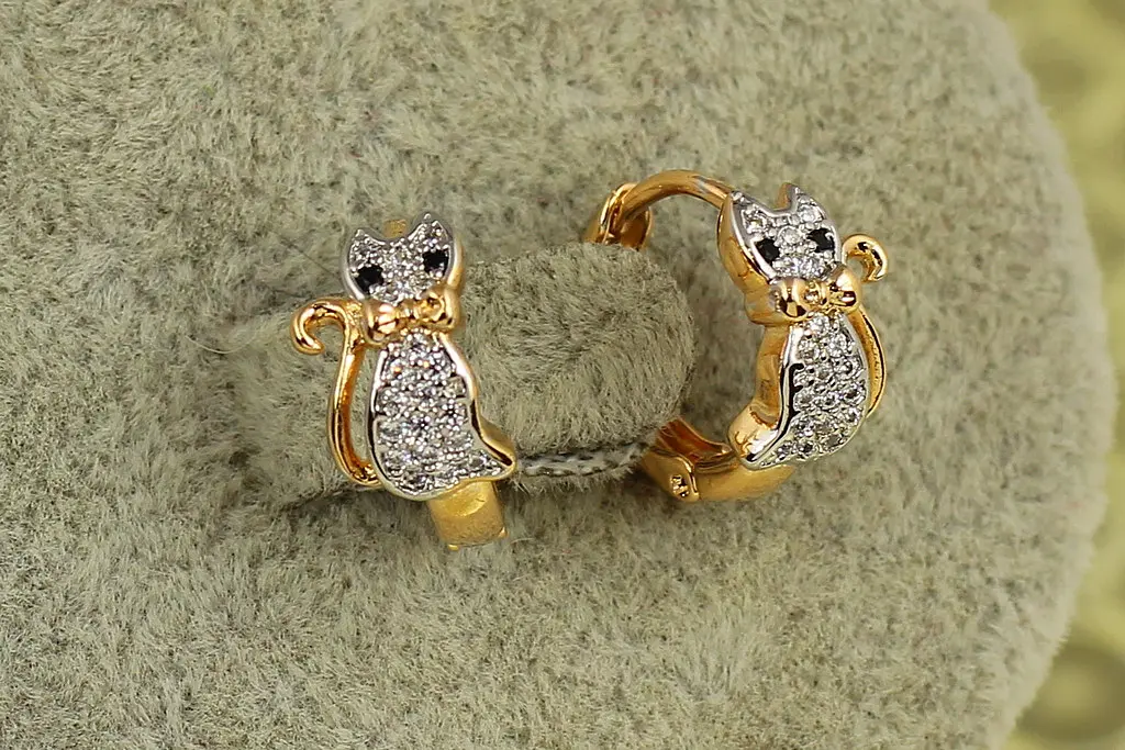 Сережки дитячі Xuping Jewelry Кошенята з родієм 1,3 см золотисті - фото 2