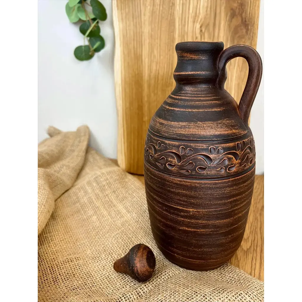 Бутылка 1.5 литра керамическая (глиняная) резная с ручкой декор - фото 4