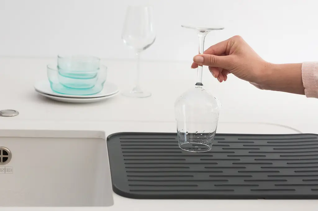 Коврик-сушилка для посуды Brabantia Dish Drying, 43,8х32,5х0,9 см, темно-серый (117442) - фото 2