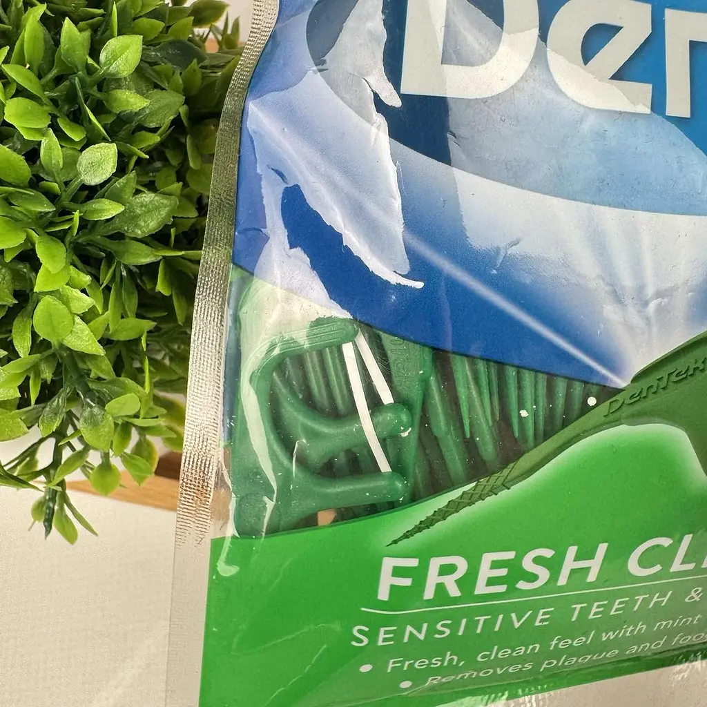 Флос-зубочистки DenTek DenTek Fresh Clean Освіжаюче очищення 75 шт - фото 2
