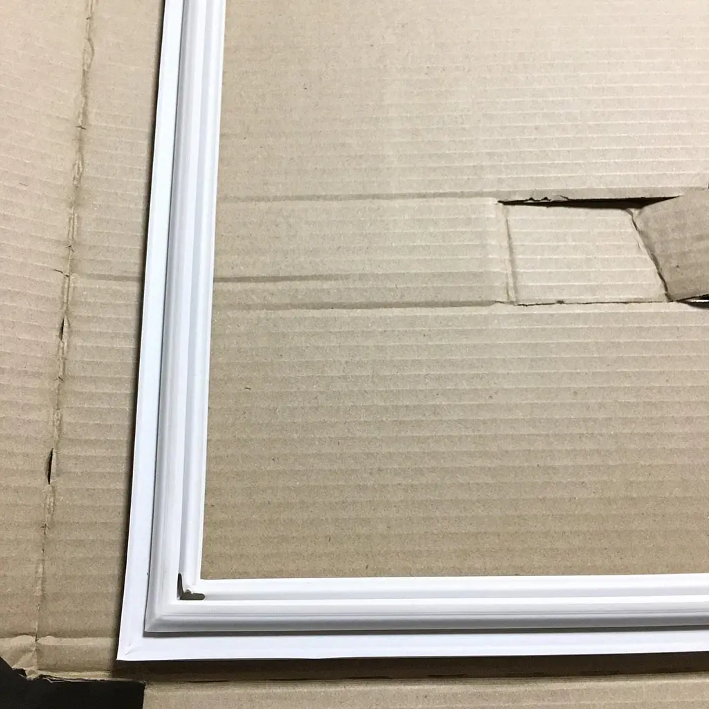 Уплотнитель двери для холодильной камеры холодильника Samsung RT46K6340EF, RT46K6340S8, DA97-13921M - фото 6