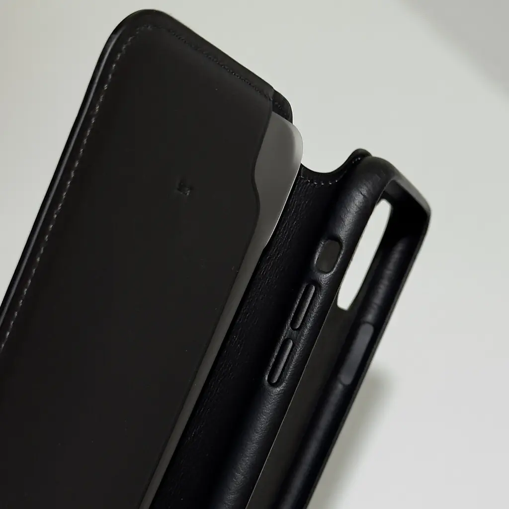 Оригинальный кожаный чехол-книжка Apple Leather Folio для iPhone 11 Pro (5.8") Black MX062ZM/A - фото 8