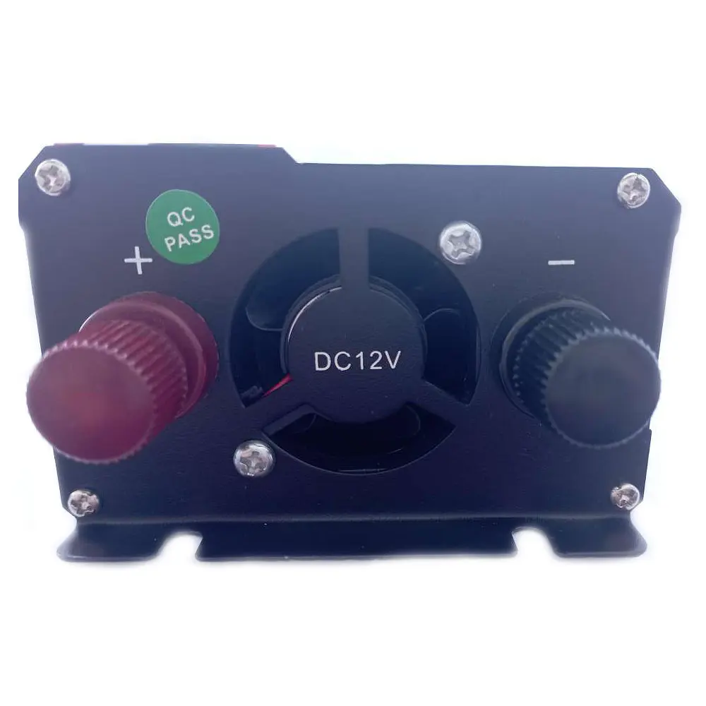 Автомобильный инвертор Solar Power Inverter 010 модифицированная синусоида Red 2 розетки 4 USB экран прикуриватель с 12V на 220V 2000W (11037) - фото 2