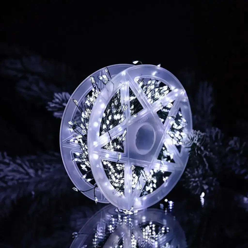 Новорічна LED - гірлянда мішура зелений дріт Xmas «Краплі» 30 м 900 LED, Біла, 220В, з пультом ДК - фото 3