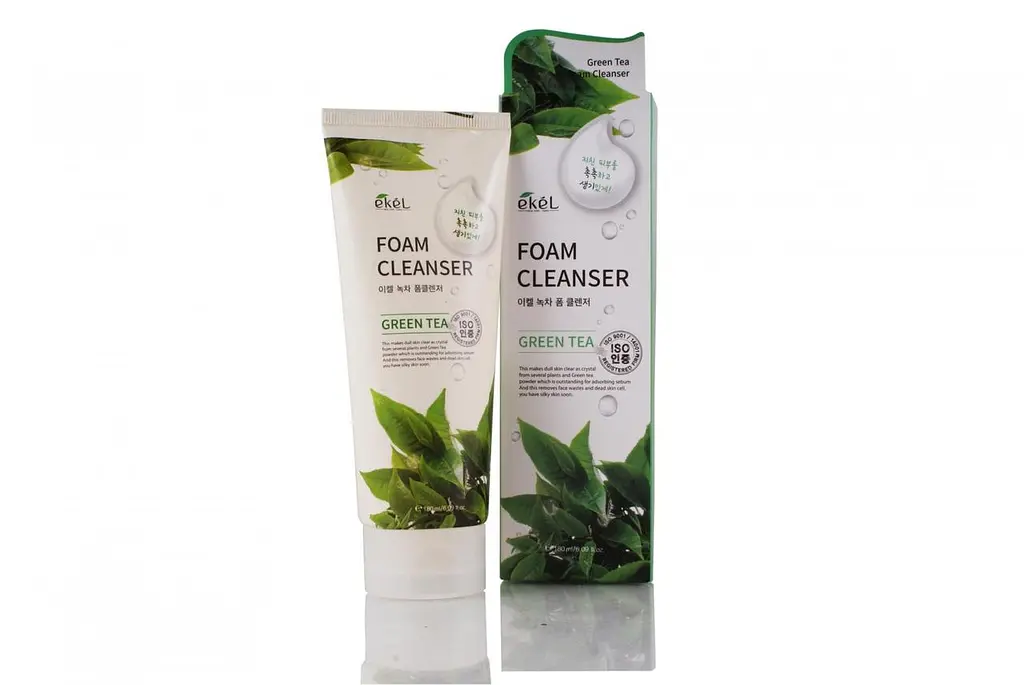 Пінка очисна для обличчя Ekel Green Tea Foam Cleanser із зеленим чаєм