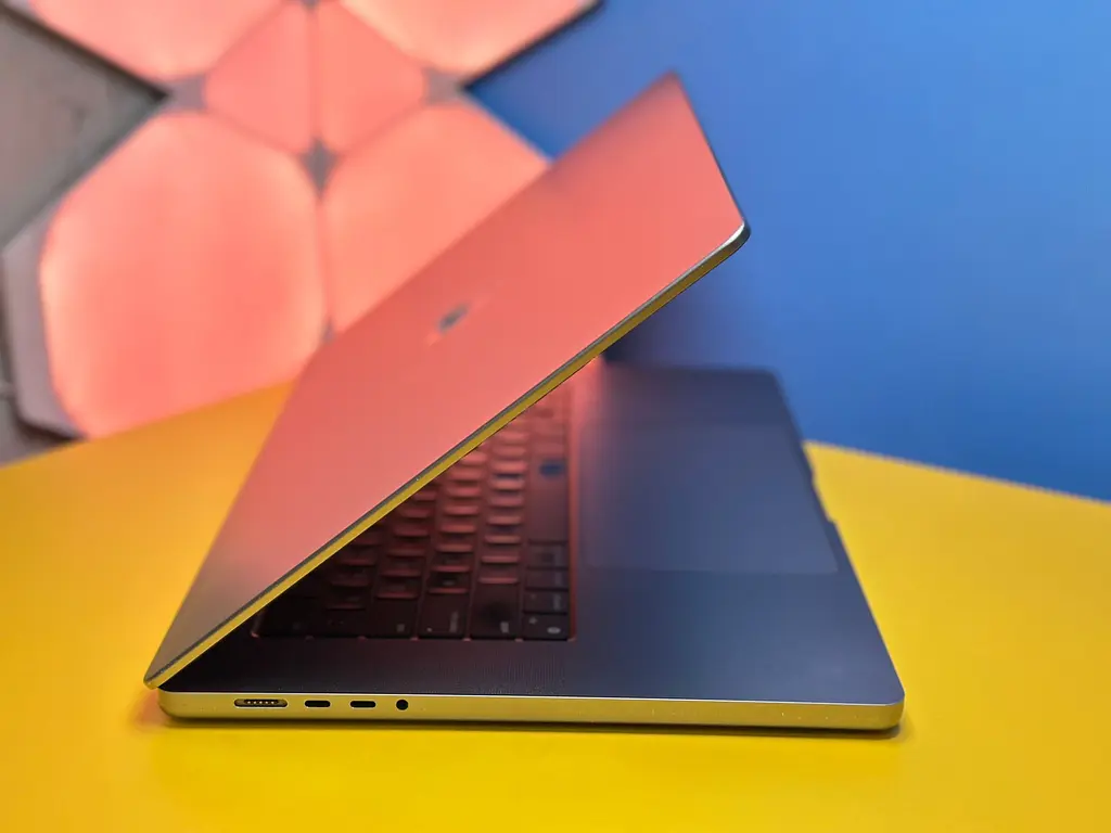 Ноутбук Apple MacBook Pro 16'' M1 Pro 16GB/512GB MK183 Space Gray 2021 [QCW2] Б/У [141778] - фото 3
