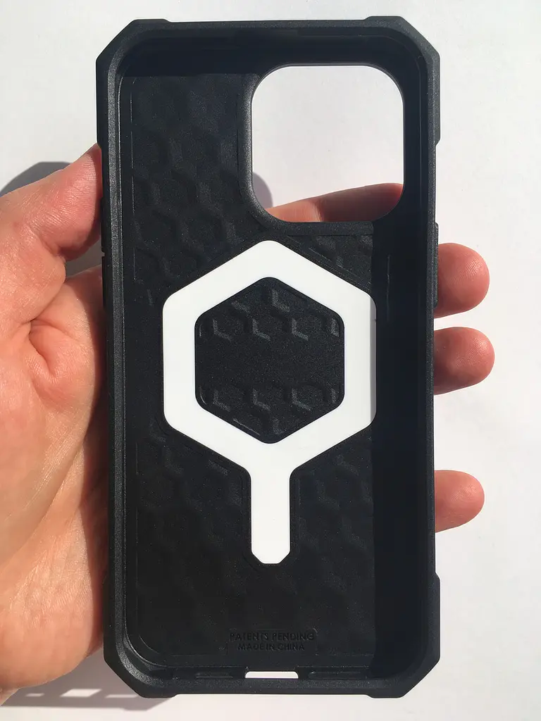 Оригінальний протиударний чохол для iPhone 15 Pro Max UAG Essential Armor MagSafe Black (114296114040) силіконовий - фото 6
