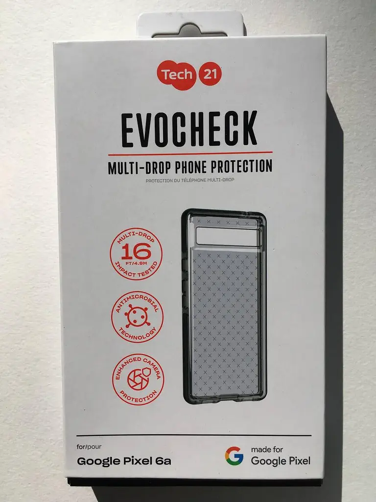 Оригінальний протиударний чохол Tech21 Evo Check для Google Pixel 6a Smokey Black (T21-9488) - фото 9