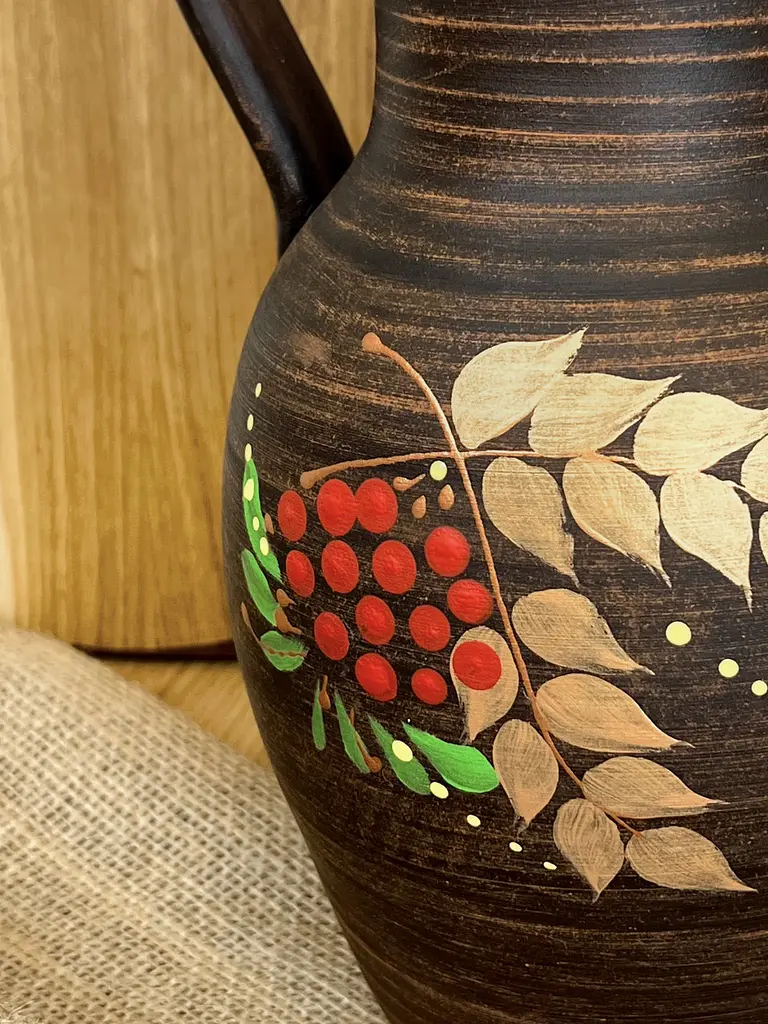 Кувшин керамический (глиняный) резной с ручкой Золотой Колосок 2.5 л - фото 2