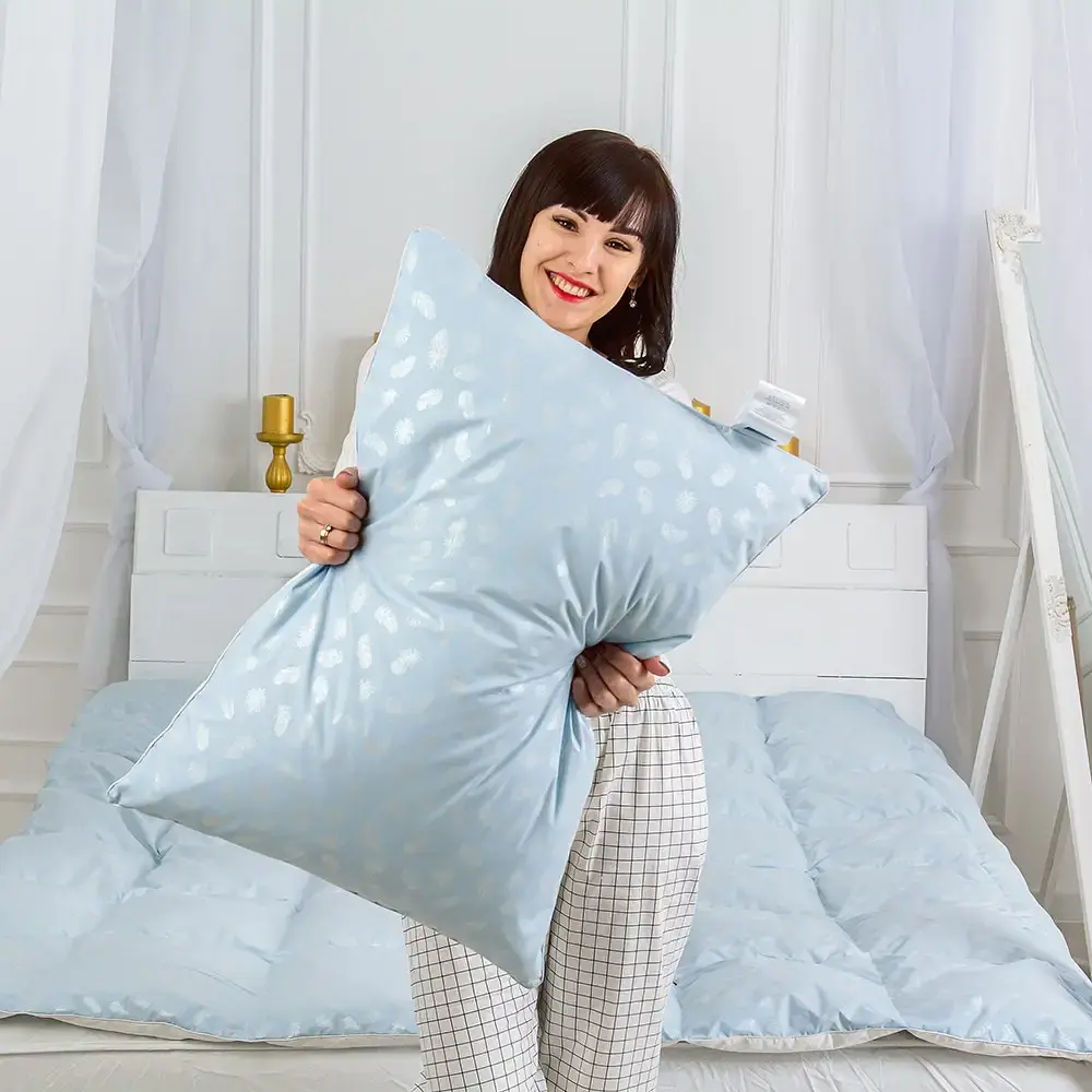 Подушка пухова MirSon Karmen №1804 Bio-Blue середня пух 90% 40х60 см біло-блакитна (2200003011708) - фото 9