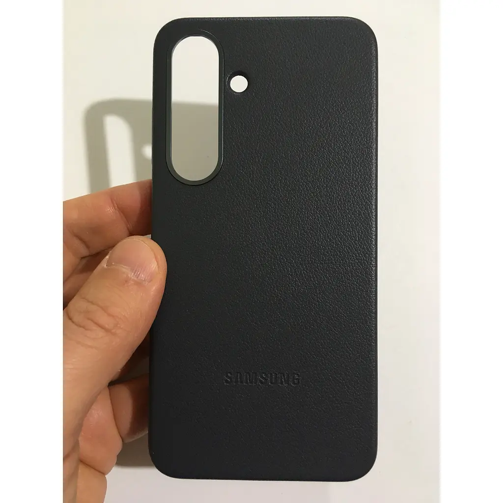 Оригінальний протиударний шкіряний чохол Kindsuit Case для Samsung Galaxy S25 (6.2") Black EF-VS931PBEGWW - фото 8