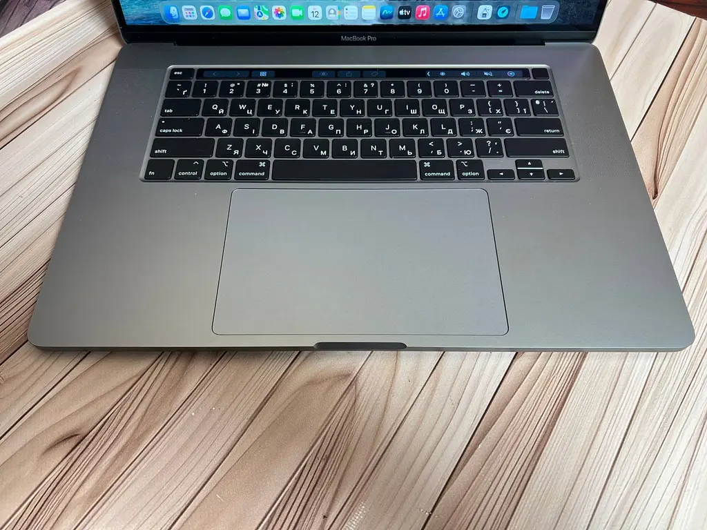 Б/в Ноутбук Apple MacBook Pro 16" 2019 A2141 i9-9880H/32/1TB (C02G83QBMD6T) - фото 2
