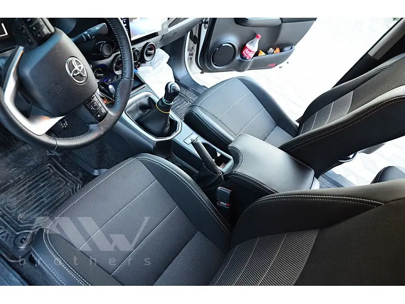 Авточохли модельні MW Brothers для Toyota Hi-Lux c 2015 - фото 3
