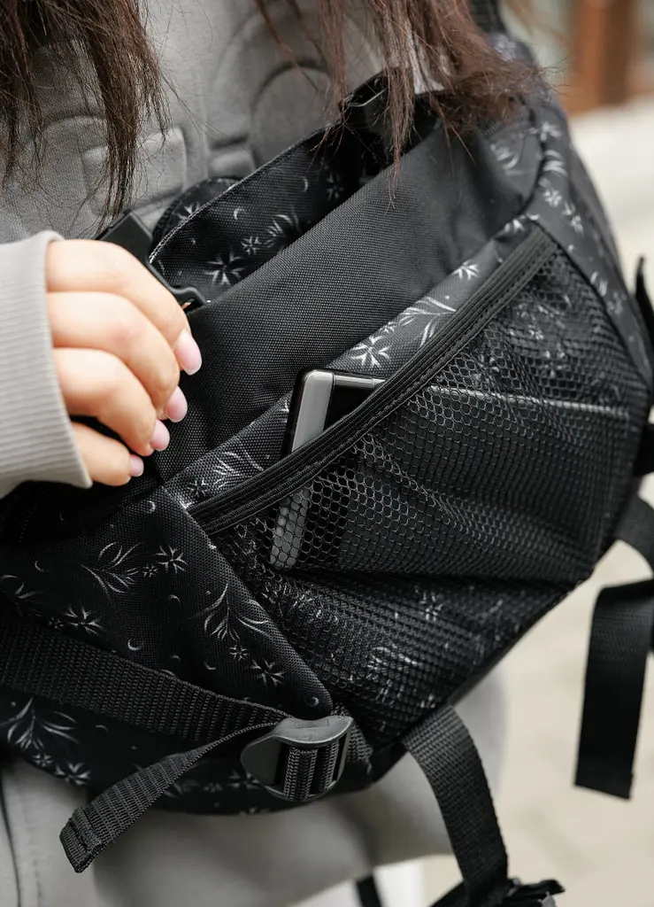 Жіноча сумка бананка Sambag Dynamicdart чорна 38 × 21 × 7 см (80411702) - фото 8