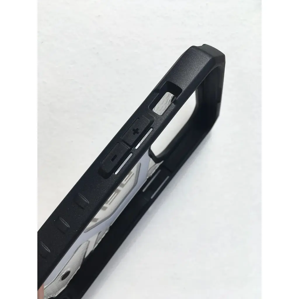 Оригинальный противоударный чехол UAG Pathfinder MagSafe для iPhone 15 Pro Max (6.7") Clear Ice (114301114343) - фото 5