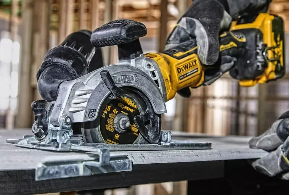 Пила дискова акумуляторна DeWalt без АКБ та ЗП DCS571N - фото 6