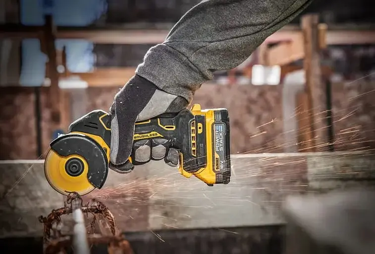 Пила дискова акумуляторна DeWalt без АКБ та ЗП DCS438N - фото 5