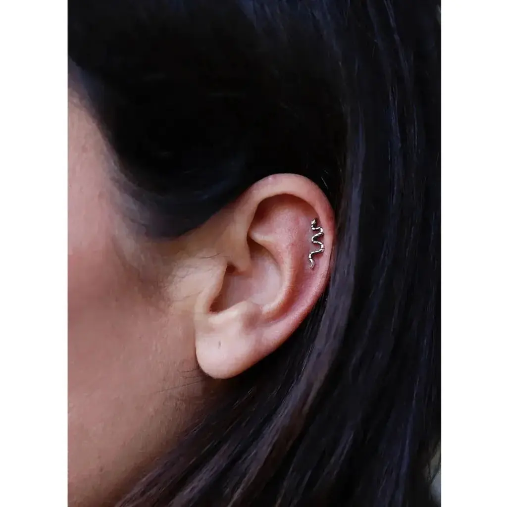 Серебряная серьга для пирсинга хеликса Ирий. 40075ШТ - фото 2