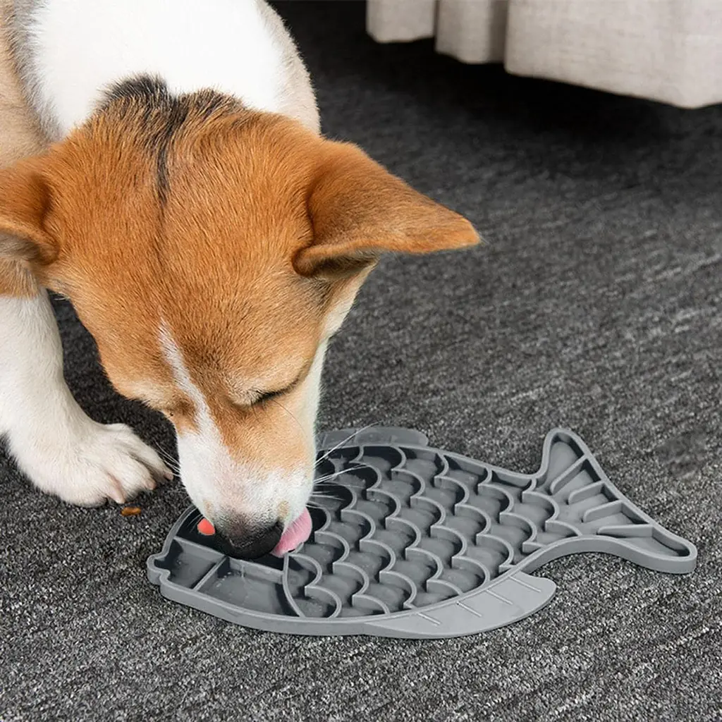 Силіконовий килимок для лизання для собак Derby Fish Shaped Dog Lick Mat, сірий - фото 2