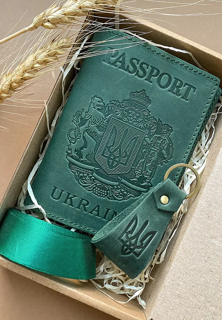 Подарунковий набір шкіряних аксесуарів з українською символікою зелений - фото 2