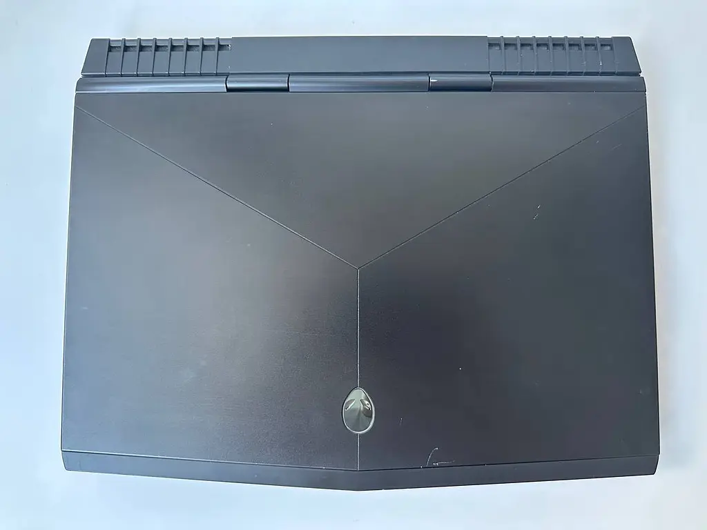 Ігровий ноутбук Dell Alienware 15 R4 15.6" (i7-8750H / 16GB / SSD 256GB / GTX 1070 8GB) б/в - фото 6