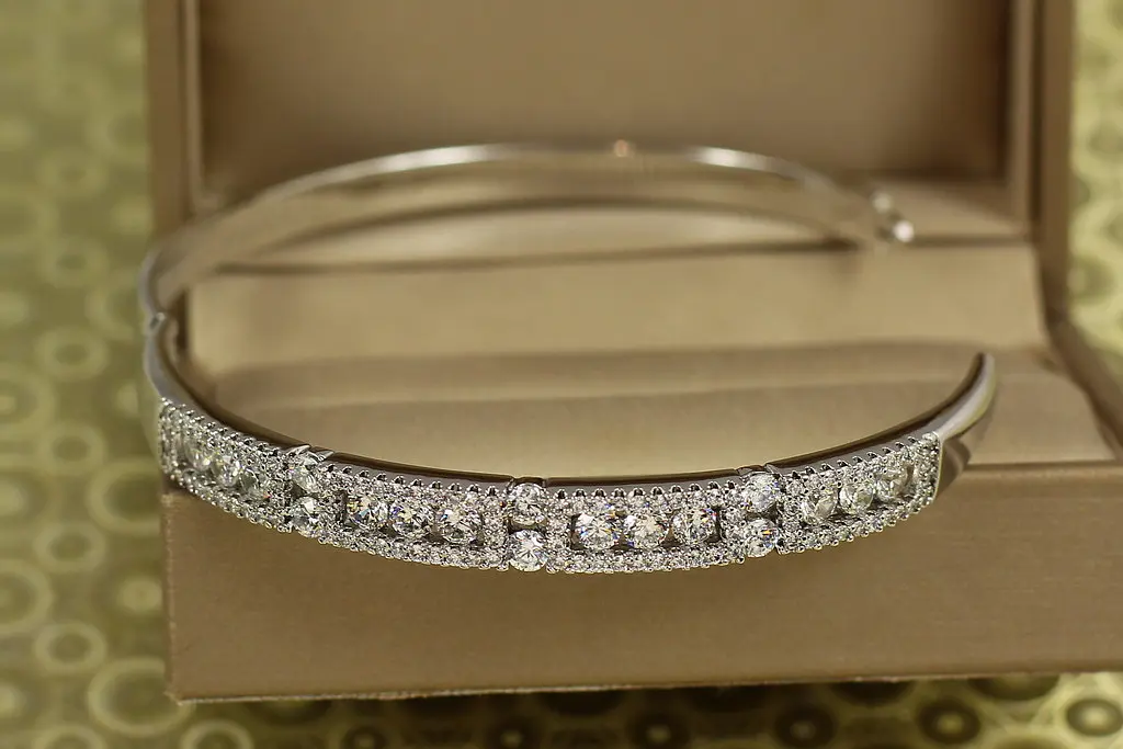 Браслет бенгл Xuping Jewelry Стужа від 17 см до 19 см сріблястий - фото 2
