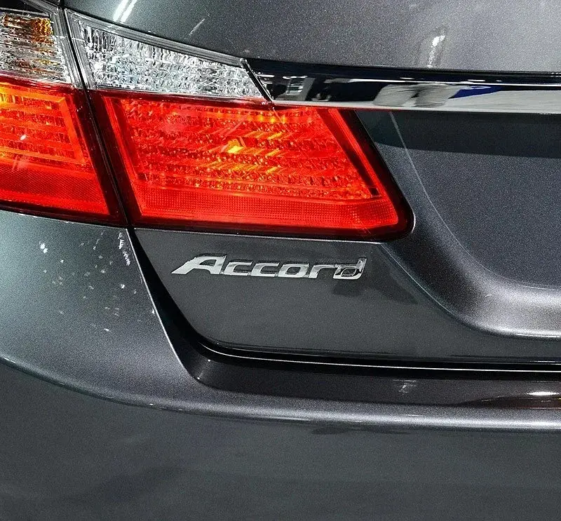 Емблема напис Accord на скотчі Хром - фото 4