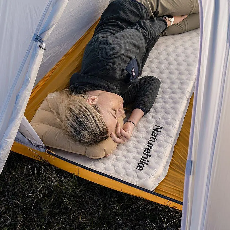 Матрац туристичний надувний одномісний Naturehike CNK2300DZ013, 185x55x3.5 см, світло-сірий, овальний - фото 2