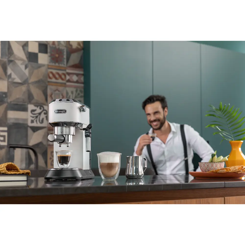 Ріжкова кавоварка Delonghi EC 685.W - фото 4