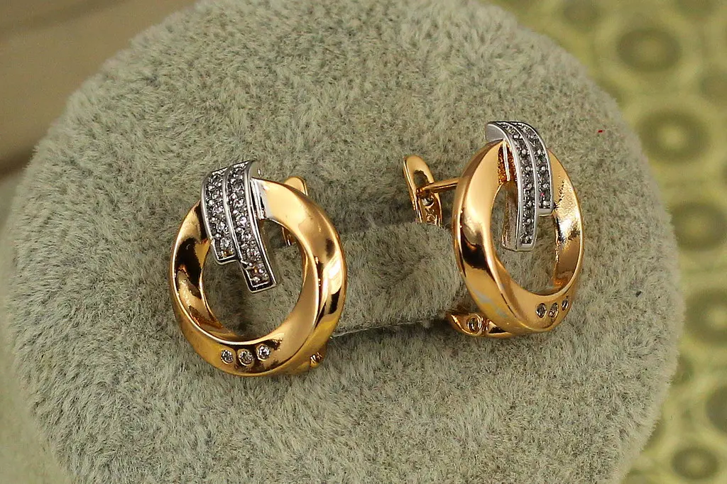 Сережки Xuping Jewelry сігма з родієм 1,7 см золотисті - фото 2
