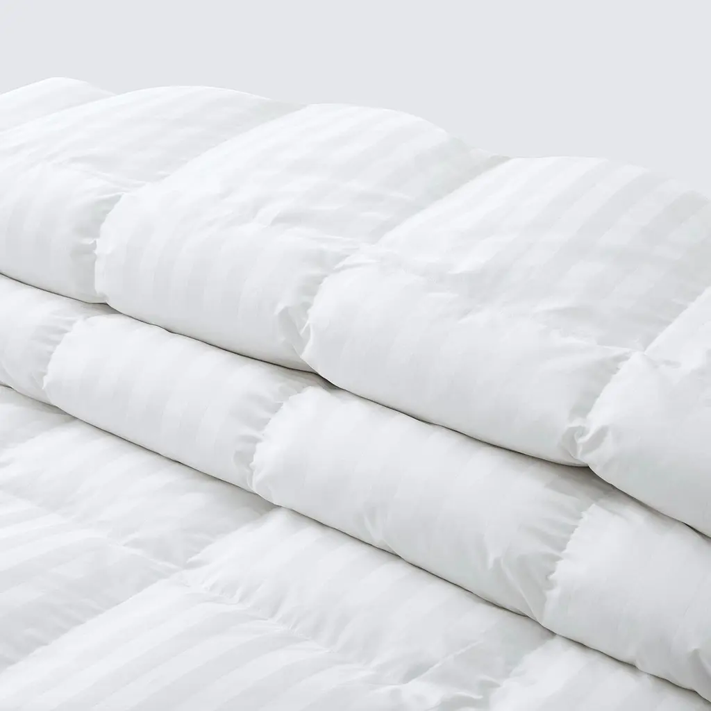 Дитяча ковдра Cosas сатинова 4 сезони 110х140 см Snow біла (Quilt_110х140_DSeason_Viscose_StrSatin-White) - фото 3