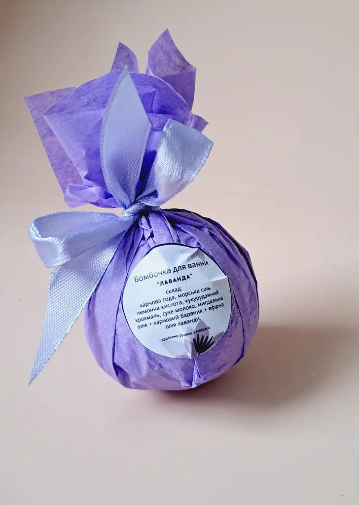 Бомбочка-гейзер для ванни Svich Shop Iren Osadcha Аромат квітучої лаванди 75 г - фото 3
