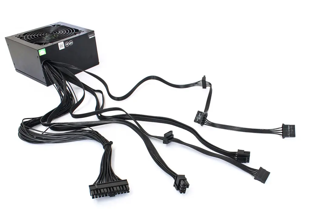 Блок питания GameMax 400 Вт GM-400, Black, 80+ Basic, Active PFC, 12 см, 2xMolex / 3xSATA / 1x6-pin / 1x4+4-pin / 1x20+4-pin, защита OVP/UVP/OLP/OPP/SCP - фото 4