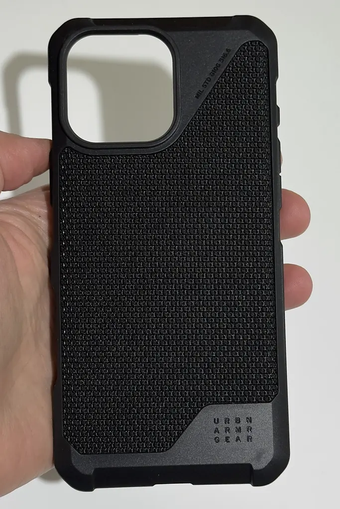 Оригинальный противоударный чехол UAG Metropolis LT MagSafe для iPhone 16 Pro Max Kevlar Black  - фото 10