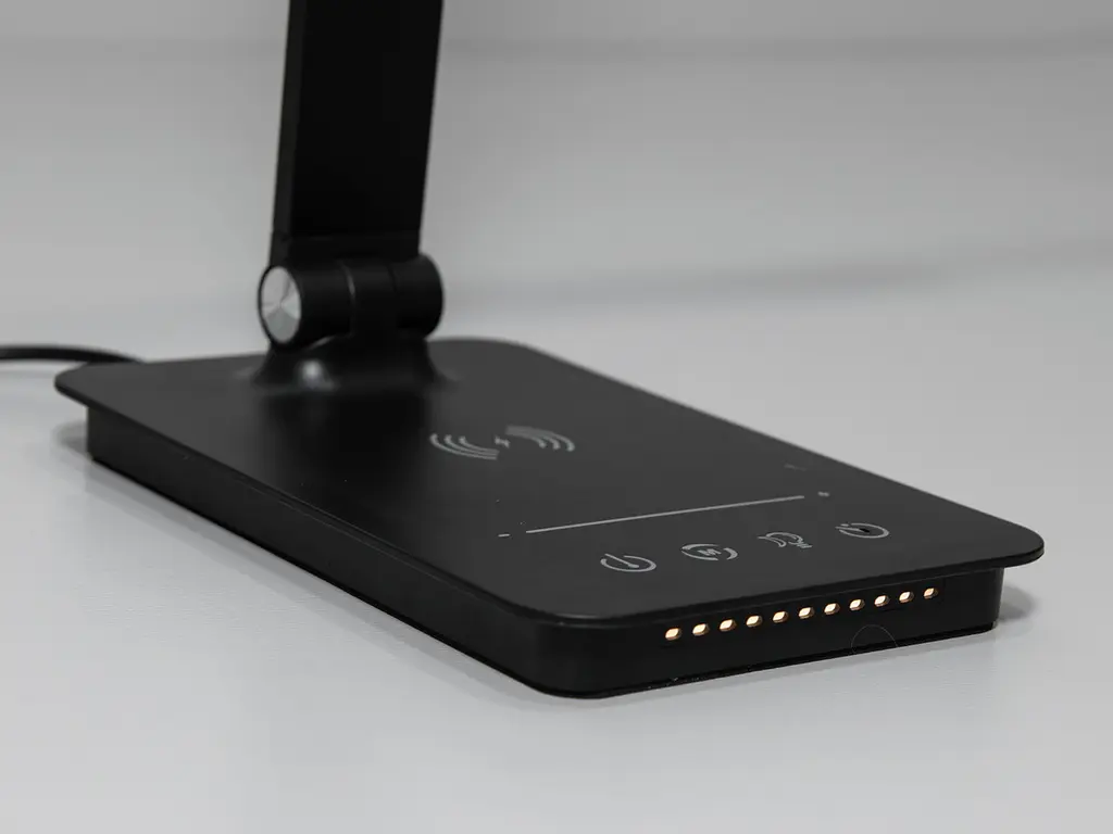 Світлодіодна настільна лампа з бездротовою зарядкою Diasha A5502P BK wireless charge - фото 6