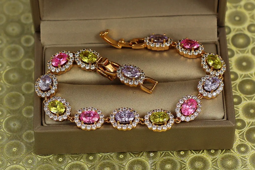 Браслет Xuping Jewelry Крупні малинки з різнокольоровими каменями 17 см 9 мм золотистий